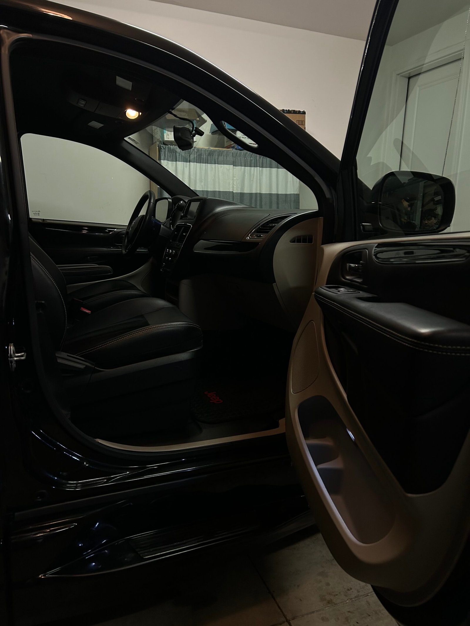 Comfy Detail (Interior) - Image 2